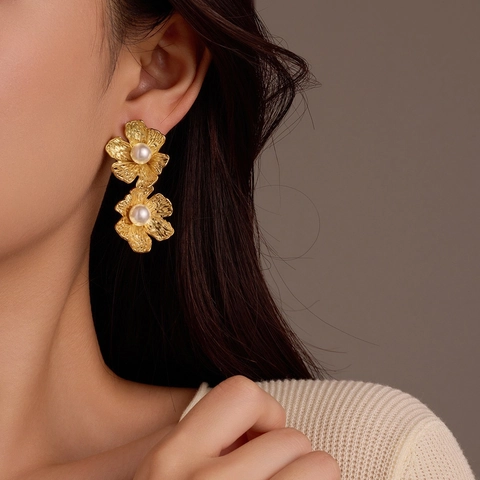 Pendientes de Pétalos de Flores de Acero Inoxidable Chapados en Oro de 18K Vintage para Mujer Pendientes de Perlas Artificiales