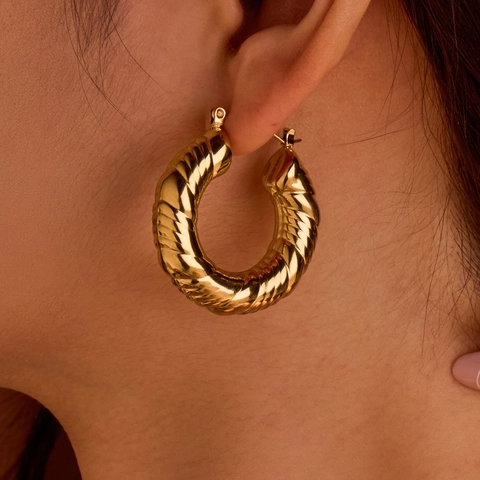 Retro Stainless Steel Geometric Texture Hoop Earrings For Women 18K Gold Plated Hollow Croissant Stud Earrings Jewelry