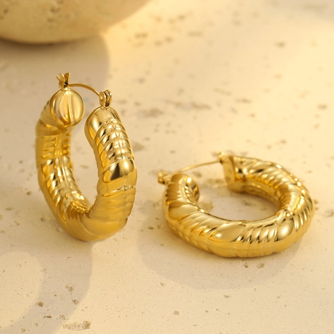 Boucles d'Oreilles Créoles en C en Acier Inoxydable Plaqué Or 18K Vintage pour Femme Bijoux Rétro Texturés Croissant