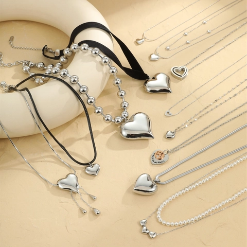 Collana con Pendente a Cuore in Acciaio Inossidabile da Donna Moda Strass Perla Artificiale Choker Catena a Serpente Gioielli da Festa
