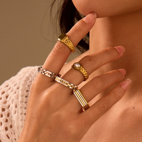 Vintage Stainless Steel Geometric Ring For Women Men Fashion Gear Wave Watch Strap Pattern Gold Silver Plated Artificial Pearl Inlaid Finger Ring Jewelry