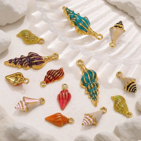 Pendentifs en Acier Inoxydable en Forme de Conque Coquillage Émail Série Marine Charms pour DIY Bracelet Collier Femme