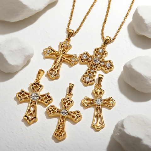 Pendentif Croix en Acier Inoxydable Plaqué Or 18K pour Fabrication de Bijoux DIY Religieux Jésus Incrusté de Strass Totem