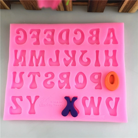 Stampo in Silicone per Cioccolato con 26 Lettere Inglesi Maiuscole Stampo per Torte Fondente DIY per Sapone Resina Rosa