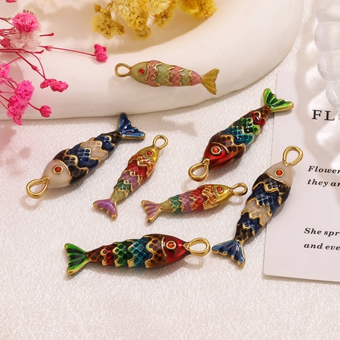 Ciondolo Pesce in Acciaio Inossidabile Colorato Smalto Carpa Charm per Creazione Collane DIY Occhio di Strass Accessorio Gioielli
