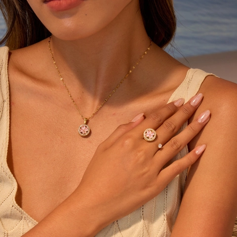 Collana Girevole in Acciaio Inossidabile a Quadrifoglio Ciondolo Tondo con Strass Rosa a Cuore Anello Lusso Donna Gioielli