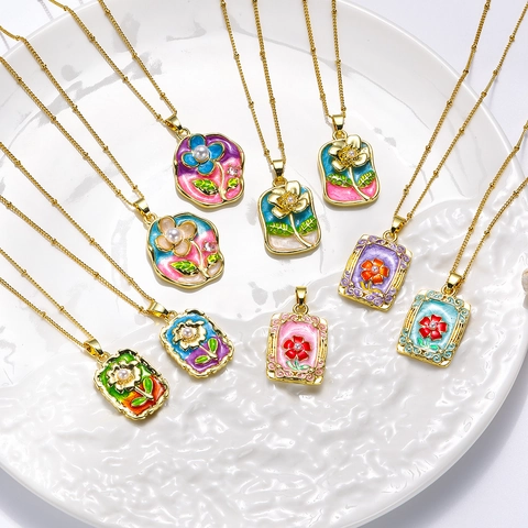 Collier Pendentif Fleur en Émail Vintage avec Fausse Künstliche Perle Cuivre Plaqué Or Floral Rose Lys Collier Femme Bijoux