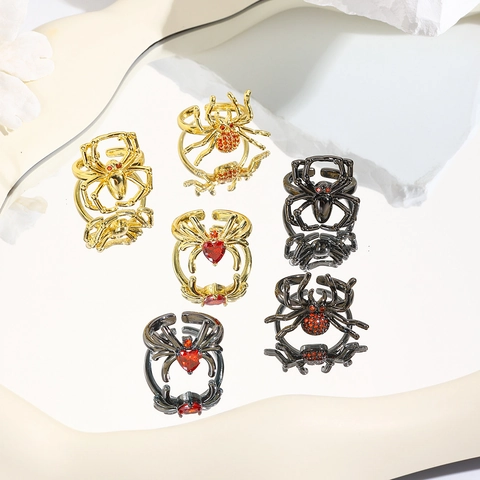 Anello Aperto Regolabile a Forma di Ragno Vintage Gotico Rame Placcato Oro 18K Zirconia Rossa Cuore Occhio Insetto Anello per Halloween Festa Unisex Gioielli