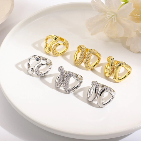 Anillo de Cobre de Moda Chapado en Oro de Dieciocho Quilates Corazón Irregular Anillo Abierto para Mujer Joyería de Circonia Moderna