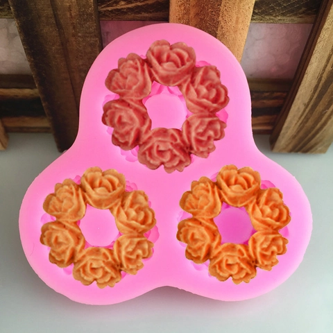 3-Cavity Rose Wreath Silicone Mold For DIY Handcrafted Fondant Cake Decorating Pink Floral Chocolate Baking Mold Tool