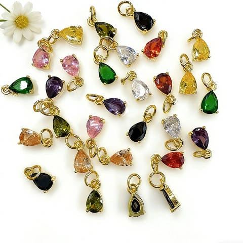 Ciondoli in Zirconia Cubica a Forma di Pera in Rame Placcato Oro 18K Charms a Goccia d'Acqua per Fai da Te Collana Braccialetto Orecchini