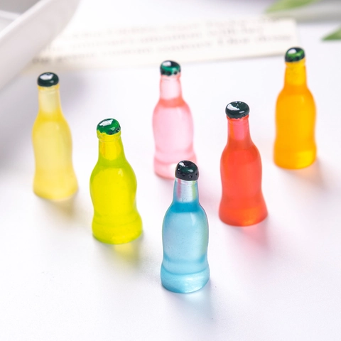 Miniatuur Hars Frisdrankfles Bedeltjes Voor DIY Sieraden Maken Poppenhuis Decor Leuke Drankfles Ornamenten Voor Sleutelhanger