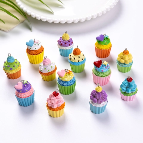 Large Simulation Cupcake Charms Resin Food Play Pendants For DIY Keychain Bag Decoration Mixed Color Heart Star Decorative Accessories