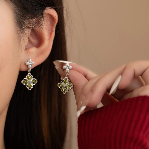 French Vintage Silver Earring Post Olive Green Flower Drop Earrings With Faux Artificial Pearl Rhinestone Clover Dangle Earrings For Women