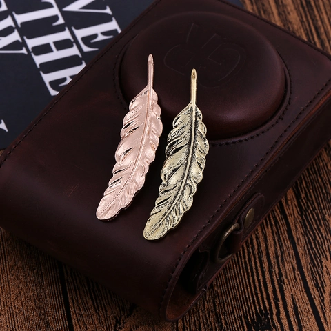 Squisita Spilla a Piuma in Lega Vintage per Uomo Donna Bronzo Antico Foglia Oro Spilla da Risvolto per Abito Gioielli Formali Regalo