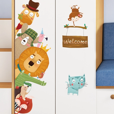 Cartoon Waldtiere Wandaufkleber Wasserdicht PVC Giraffe Löwe Affe Welcome Schild Aufkleber Für Kinderzimmer Kindergarten Klassenzimmer