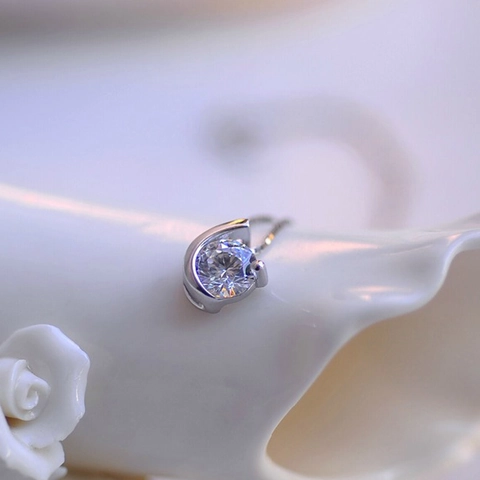 White Gold Plated Copper Round Zirconia Moon Wave Pendant Only Without Chain For Women Elegant Fashion Jewelry Accessory