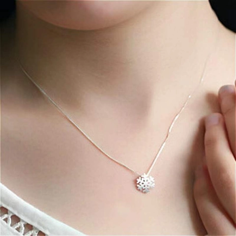 Simple Brushed Copper Snowflake Pendant Only Without Chain For Women Elegant Neckwear Accessory Fashion Winter Jewelry Gift