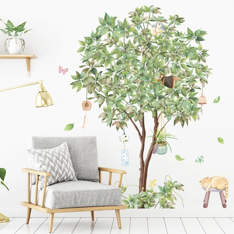 Stickers Muraux Arbre Vert Carillon Éolien Avec Chat Dormant Oiseau Papillon Motifs PVC Imperméable Pastoral Décalque pour Maison