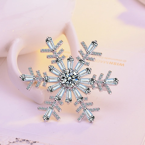 Lujoso Broche de Copo de Nieve de Cobre para Mujer Con Incrustaciones de Circonia Brillante Elegante Pin de Ramillete Plata