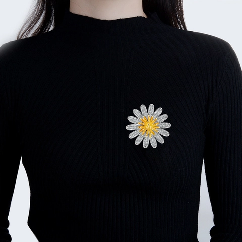 Elegante Madeliefje Bloem Broche Pin Voor Vrouwen Koper Goud Zilver Kleur Zirconia Ingelegd Grote Veiligheidsspeld Corsage Voor Pak Trui Jas Accessoire
