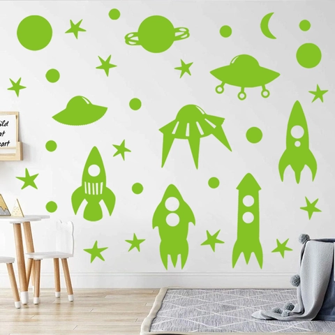 Adesivi Murali Spaziali Luminosi Razzo UFO Stella Luna Decalcomanie Fluorescenti Per Camera Dei Bambini Arredo Casa Autoadesivi