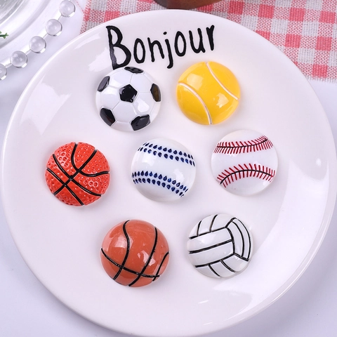 Accessoires de Balle de Sport en Miniature en Résine Football Basketball Baseball Volleyball Accessoires de Porte-Clés DIY pour Maison de Poupée