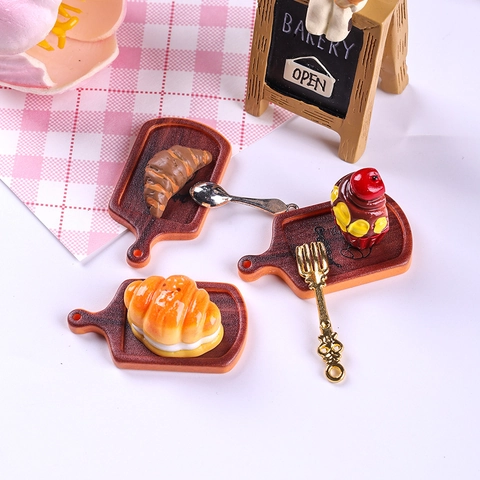 Miniature Resin Food Play Tray Croissant Pattern DIY Dollhouse Decor Props Fake Food Model Ornament Ornament Gift
