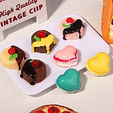 Resin Heart Cake Miniature Food Cabochons DIY Hair Clip Jewelry Making Material For Kids Simulation Macaron Dessert Decor
