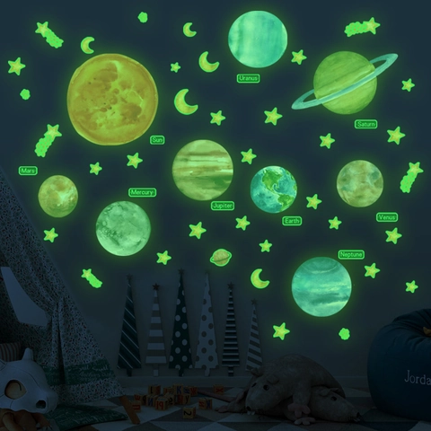 Stickers Muraux Système Solaire Lumineux Dans le Noir Planètes Étoiles Lune Décalcomanies pour Chambre d'Enfant PVC Auto-adhésif Décor de Plafond