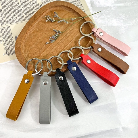 Llavero Minimalista de Cuero PU Con Patrón de Lichi Anillo de Llave Hebilla Colgante Para Hombres Mujeres Regalo Diario