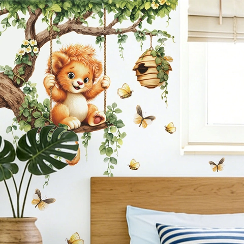 Adesivo da Parete Leone Cartone Animato Altalena Albero PVC Autoadesivo Animale Decalcomania per Cameretta Bambini Casa