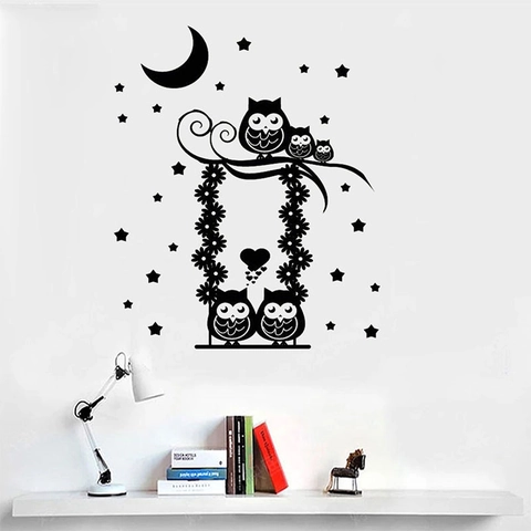 Cartoon Uilenfamilie Schommel Muursticker PVC Zelfklevend Zwart Silhouet Maan Sterren Decor Voor Kinderkamer Leeshoek
