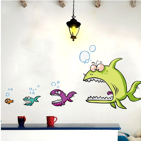 Adesivo Murale PVC Cartone Animato Pesce Grande Mangia Pesce Piccolo Removibile Autoadesivo Animali Marini DIY Decor per Cameretta