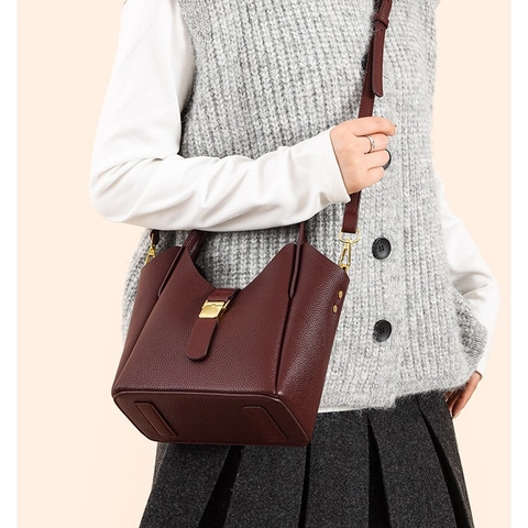 Women High Quality Lychee Texture Leather Bucket Bag Gold Buckle Shoulder Crossbody Handbag For Daily Commute Fashion