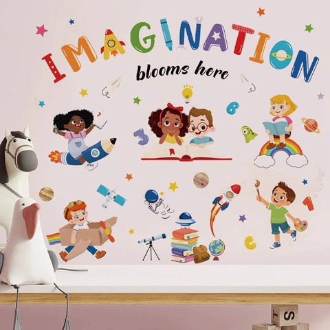 Stickers Muraux Imagination Blooms Here pour Chambre d'Enfant PVC Dessin Animé Astronaute Espace Fusée Arc-en-Ciel Décor Classe