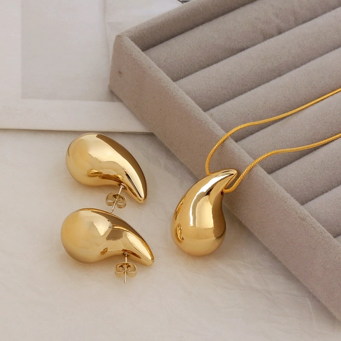 Conjunto de Joyería Minimalista de Acero Inoxidable con Gota de Agua para Mujer Collar y Pendientes de Botón Chapados en Oro Plata