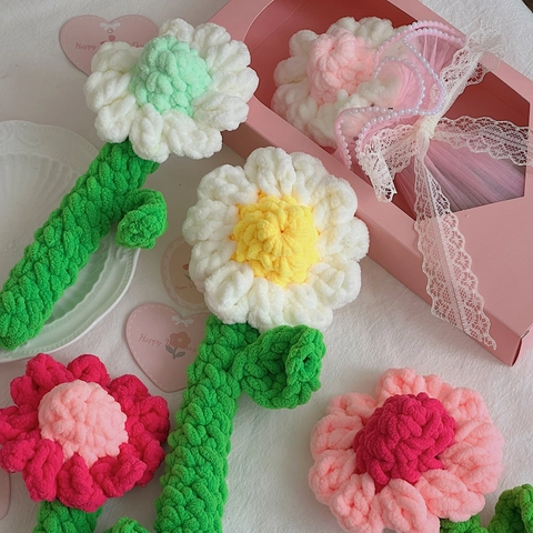 Handmade Crochet Chamomile Flower Pendant Woolen Knitted Daisy Ornament Fresh Style Gift Accessories For Home Office Car Decoration