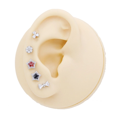Boucles d'Oreilles Clous de Luxe en Acier Inoxydable Strass pour Femmes Piercing de Cartilage Nœud Cœur Étoile