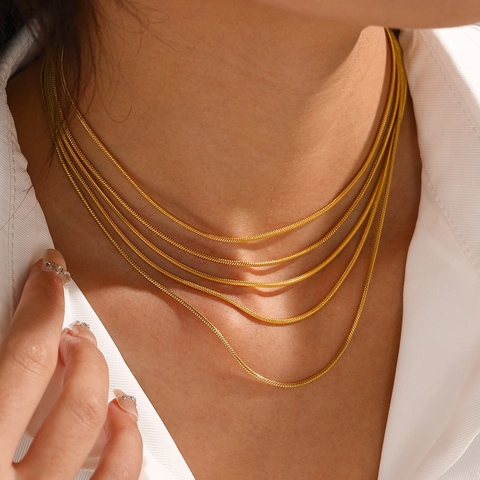 Collier Minimaliste en Acier Inoxydable Chaîne Os de Serpent pour Femmes Plqué Or Rose Collier Ras de Cou Ajustable