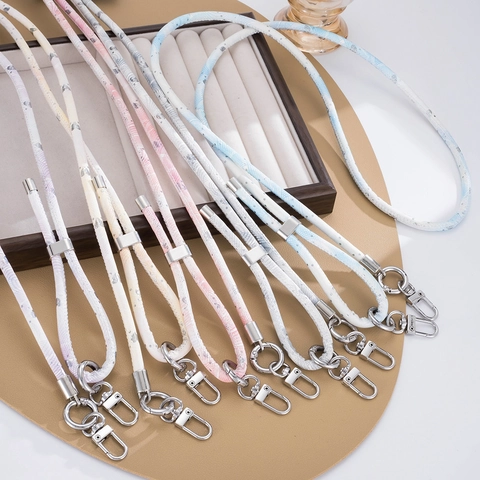 Adjustable Synthetic Leather Phone Lanyard Crossbody Heart Pattern Neck Strap With Alloy Buckles For Women Bag Pendant