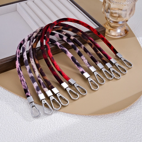 Fashion Leopard Print Plush Phone Strap Wristlet Anti-loss Hand Chain Bag Charm For Women Vintage Plush Keychain Accessory