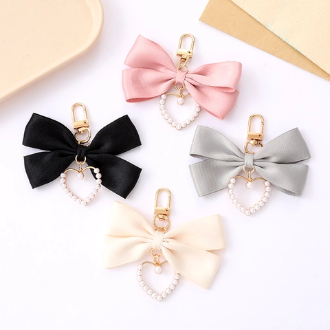 Eleganter Satin Schleife Herz Künstliche Perle Schlüsselanhänger Süßer Mode Taschenanhänger Für Damen Handtaschen Zubehör Geschenk