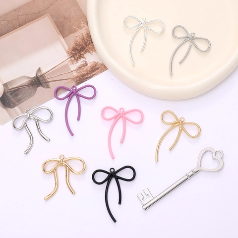 Ciondoli in Lega Verniciata Fiocco a Nastro Chiave a Cuore Accessori per Gioielli Fai-da-te per Portachiavi Orecchini Minimalista