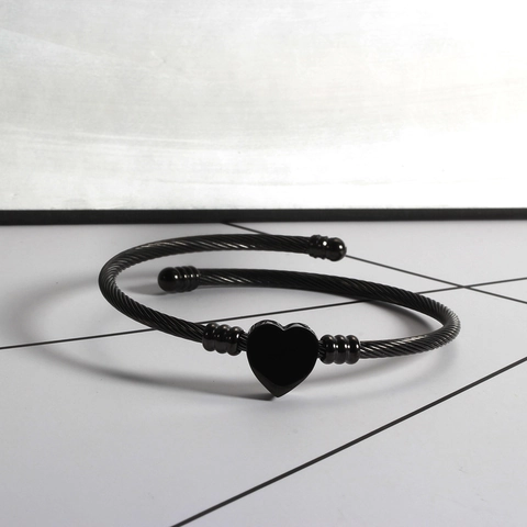 Edelstahl Verdrehtes Kabel Offener Armreif Für Damen Schwarz Herz Anfangsbuchstabe Graviert Verstellbar Mode Schmuck
