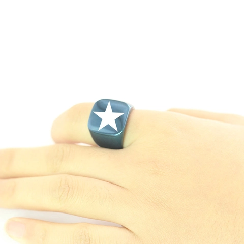 Bague Chevalier Rétro en Acier Inoxydable Étoile Pentagramme Homme Mode Face Carrée Punk Rock Bague pour Hommes Unisexe Bijoux