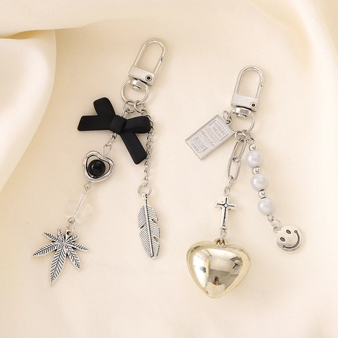 Ins Style Alloy Bow Heart Cross Butterfly Keychain Bag Charm For Women Y2K Gothic Star Pearl Pendant Accessories Gift