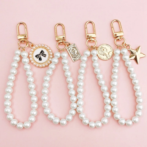 Porte-clés Pendentif Coeur Étoile en Perle Artificielle à la Mode Charme de Sac en Perle d'Alliage pour Femmes Accessoire de Bijoux DIY
