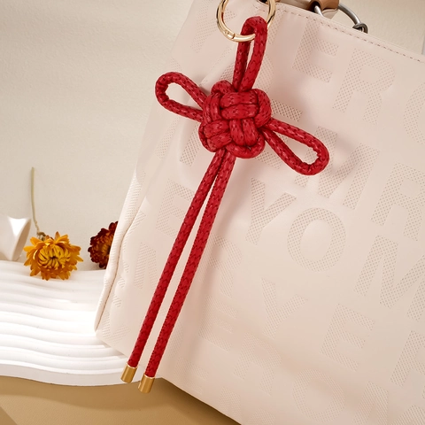 Colgante para Bolso con Nudo Chino Tejido a Mano de Cuero PU Llavero Rojo para Bolsos Mochilas Ornamento Colgante Retro