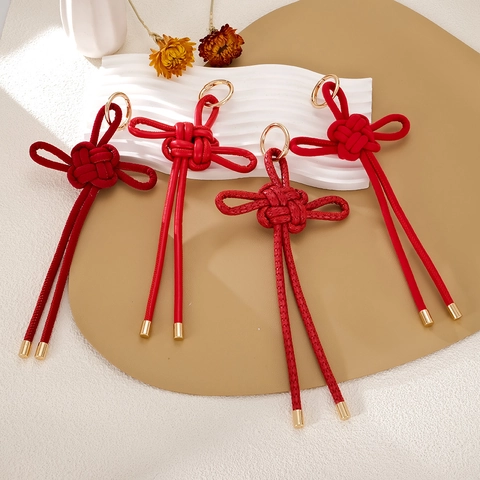 Colgante para Bolso con Nudo Chino Tejido a Mano de Cuero PU Llavero Rojo para Bolsos Mochilas Ornamento Colgante Retro
